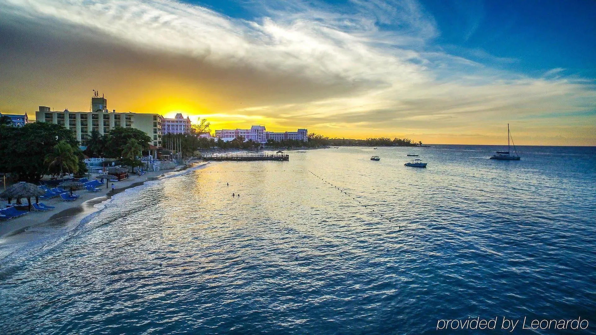 Jewel Dunn'S River Beach Resort & Spa, Ocho Rios,Curio Collection By Hilton Mammee Bay Ξενοδοχείο